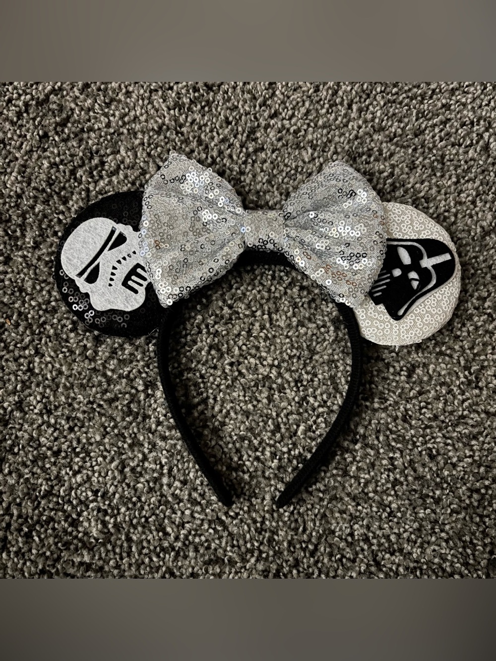 EUC Star Wars Alien Minnie Ears Headband